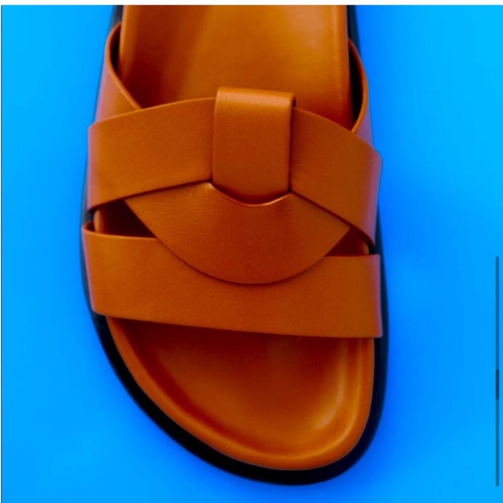 NWT ZARA LOW HEEL LEATHER SANDALS - Picture 2 of 9